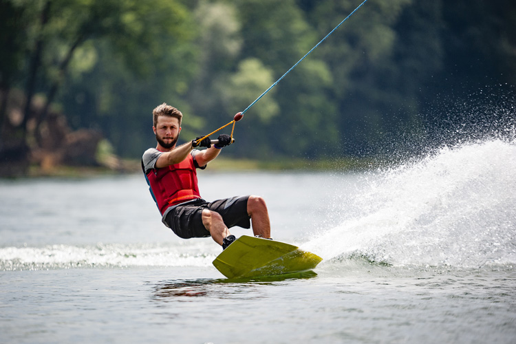 How to Tow a Rider for Wakeboarding